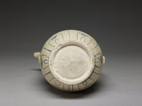 越南 青花鏤空花鳥執壺