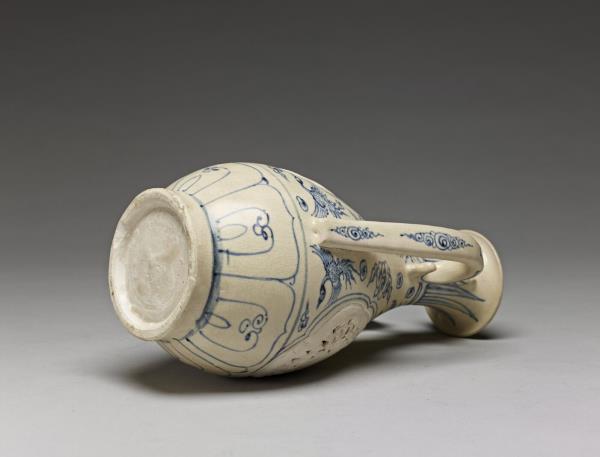 越南 青花鏤空花鳥執壺