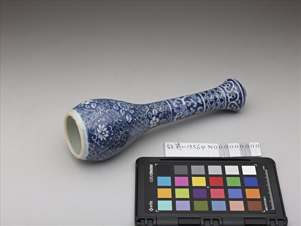 青花花卉斗紋筆管