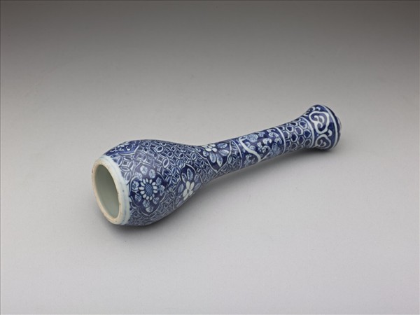 青花花卉斗紋筆管