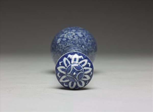 青花花卉斗紋筆管