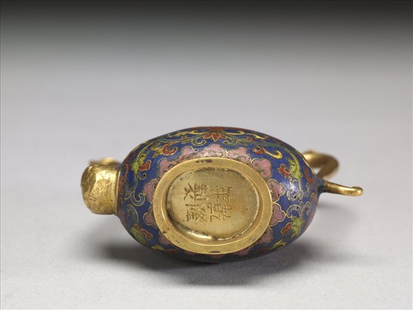 掐絲琺瑯番蓮紋執壺