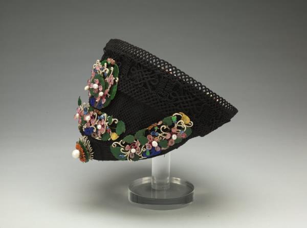 嵌珠寶翠玉花卉鈿子