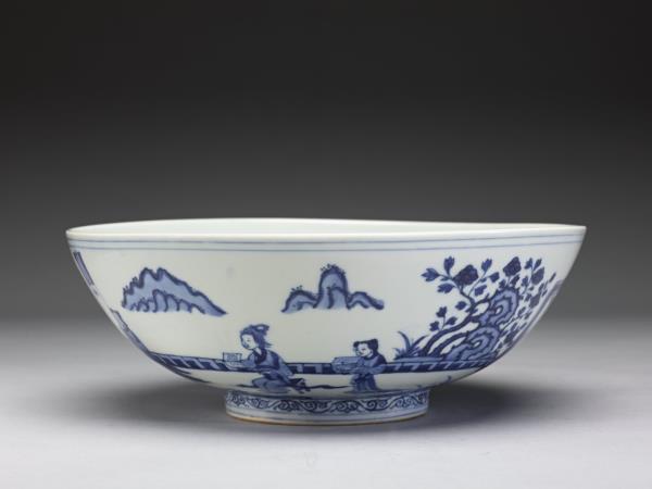 青花仕女四藝圖碗