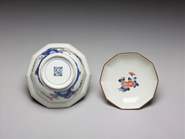 青花五彩花卉紋十方蓋碗