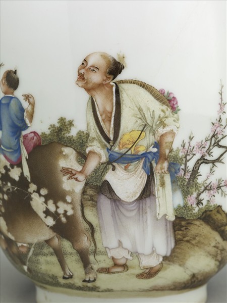 琺瑯彩農耕圖瓶