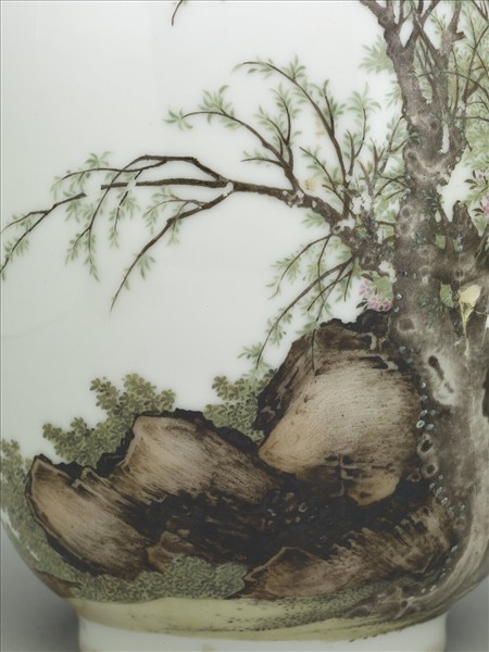 琺瑯彩農耕圖瓶