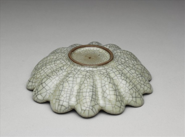 哥窯 青瓷菊花式盤