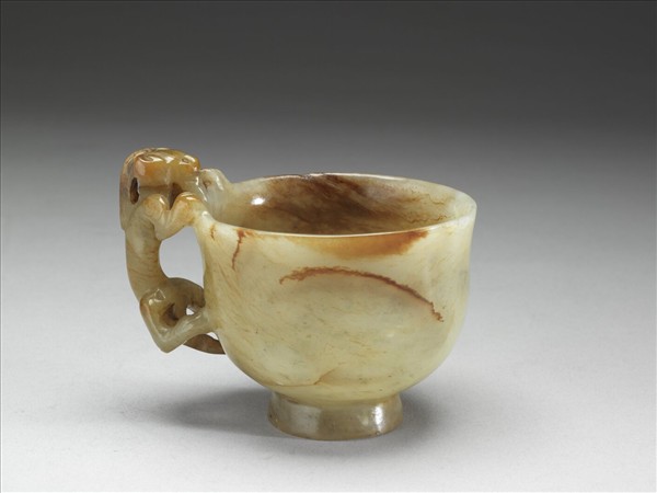 玉螭耳單柄杯
