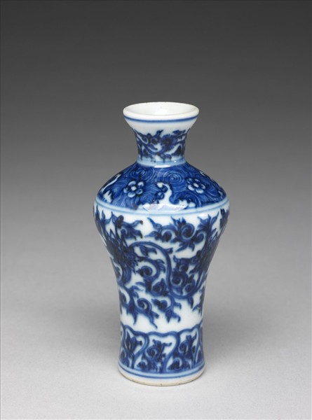 青花花卉紋瓶