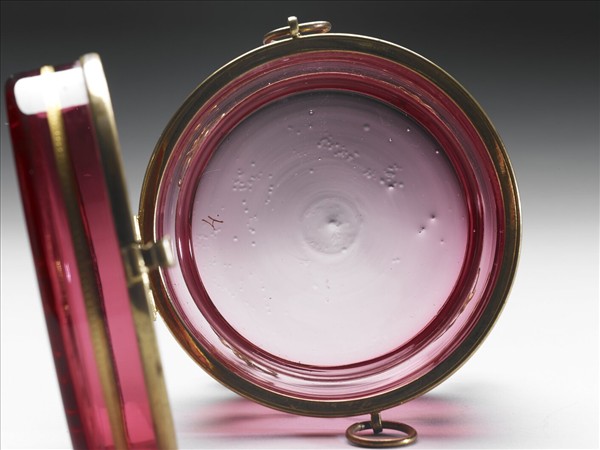 西洋玻璃花草紋盒