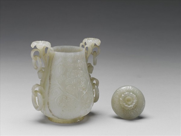 玉番花雙耳四環尊