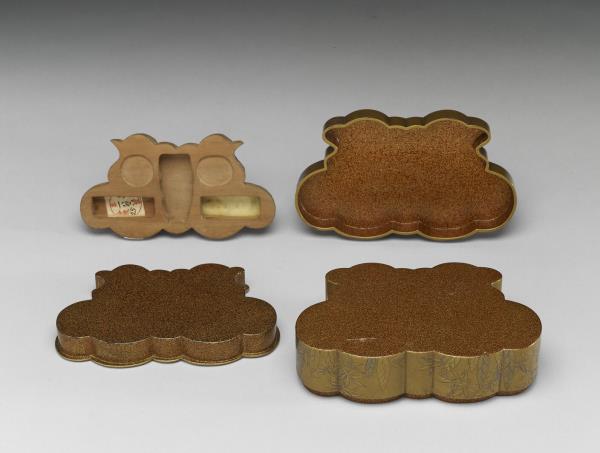 竹唐草蒔繪雙袋盒