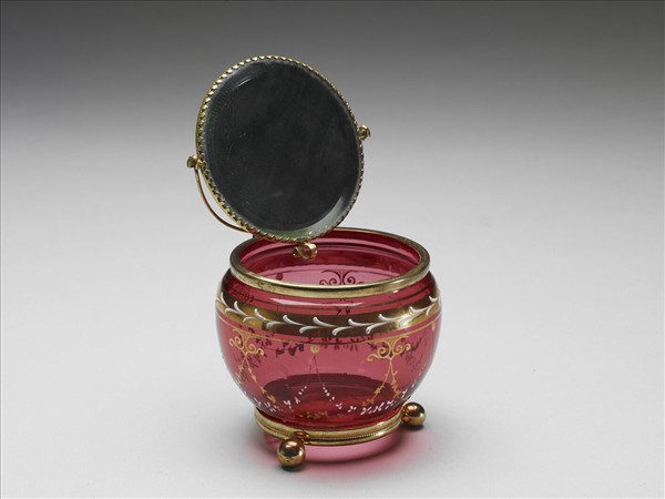 西洋玻璃花草紋盒