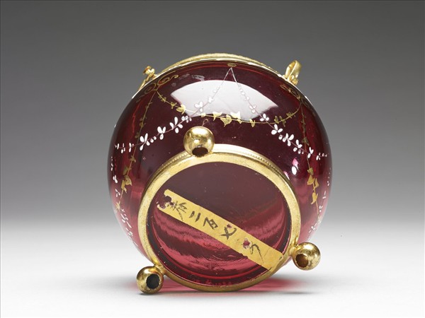 西洋玻璃花草紋盒