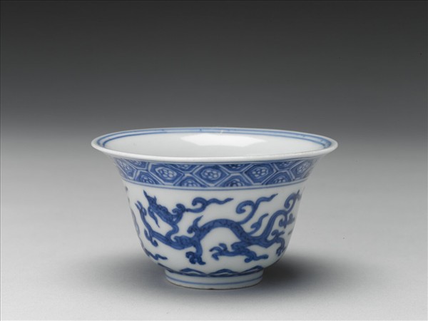 青花龍紋杯