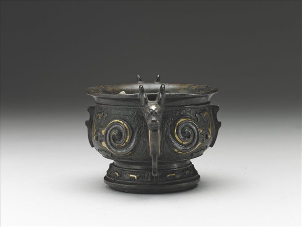 嵌金銀蝸身獸紋簋