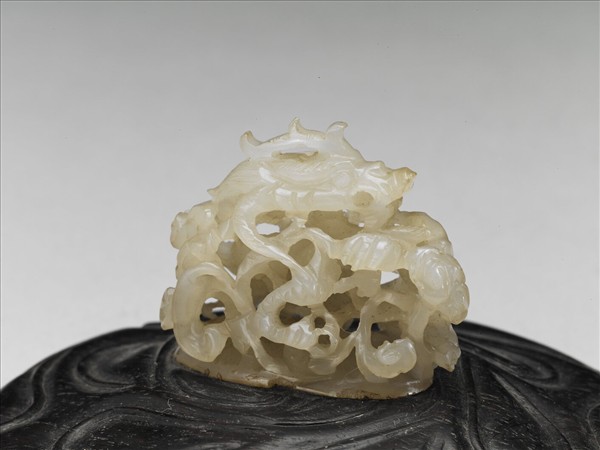 嵌金銀蝸身獸紋簋