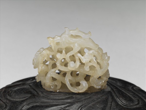 嵌金銀蝸身獸紋簋