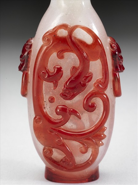 霏雪地套紅玻璃龍鳳紋鼻煙壺