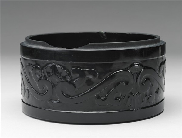 玻璃花卉紋圓盒