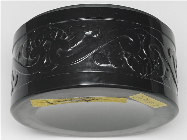 玻璃花卉紋圓盒