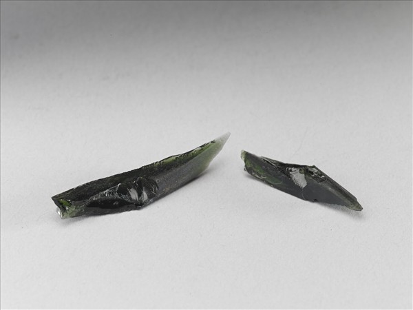 玻璃花卉紋圓盒