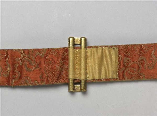 鑲珠石花卉帶頭腰帶