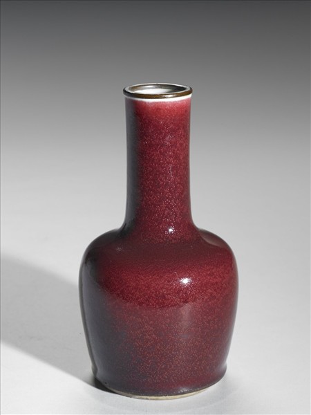 寶石紅釉紙槌瓶