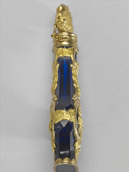 鑲金藍色玻璃瓶