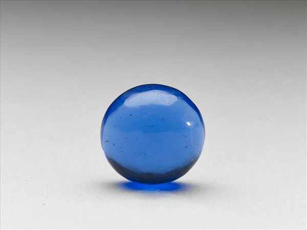 藍色玻璃棋子