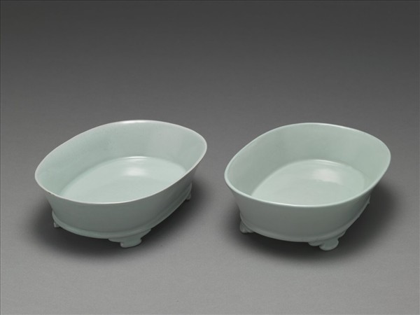 仿汝釉青瓷水仙盆