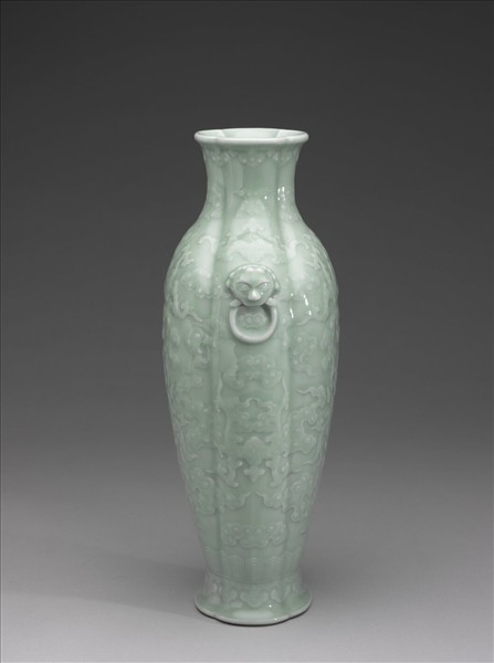 青瓷福壽紋海棠式瓶