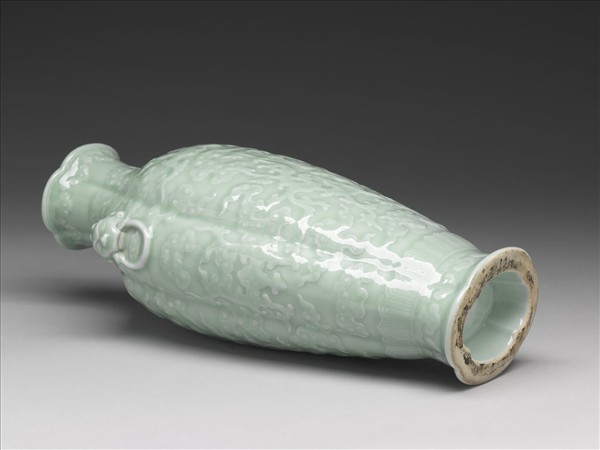 青瓷福壽紋海棠式瓶