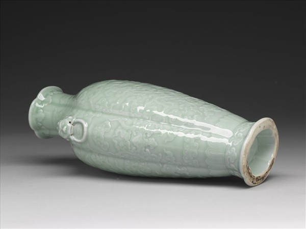 青瓷福壽紋海棠式瓶