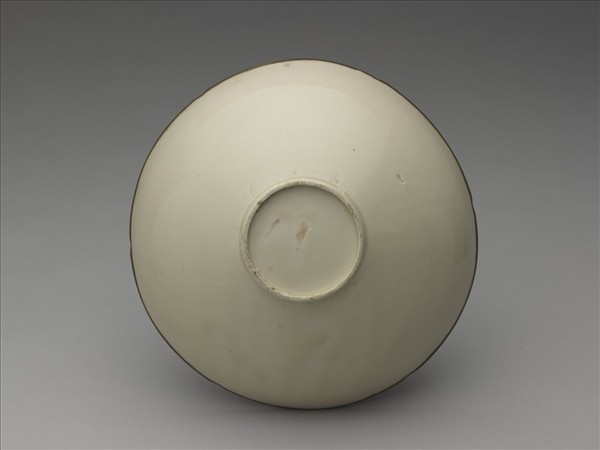 定窯 白瓷劃花蓮花紋花口碗