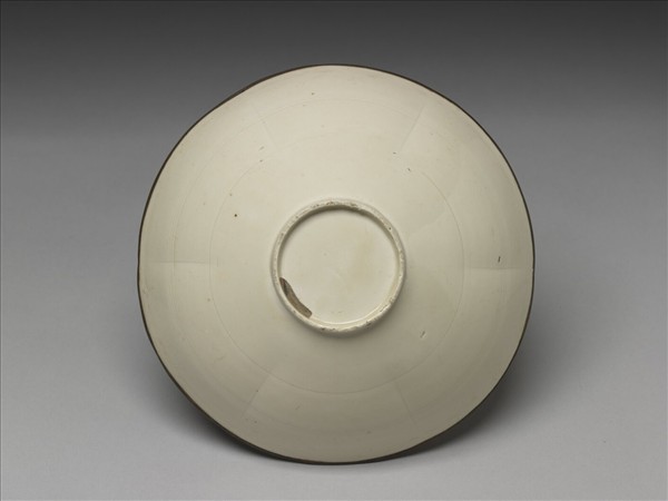 定窯 白瓷劃花蓮花紋花口碗