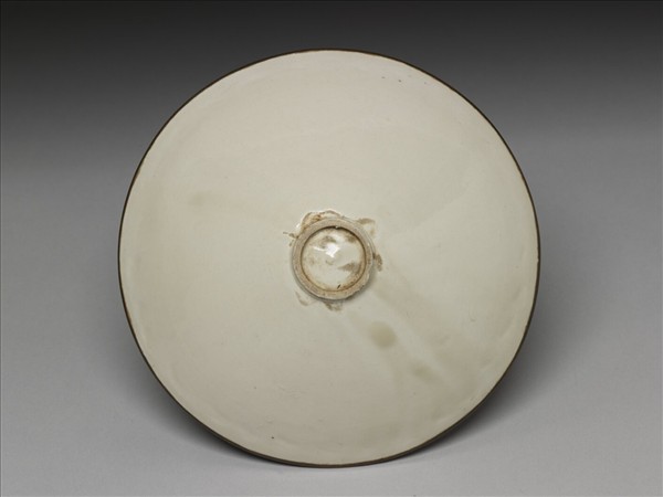 定窯 白瓷印花雲鳳紋笠式碗