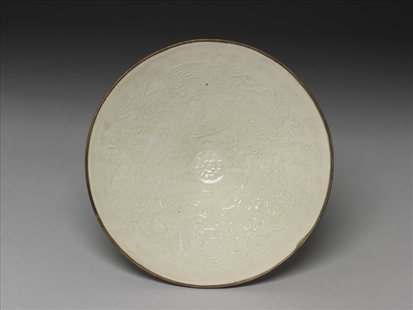 定窯 白瓷印花雲鳳紋笠式碗