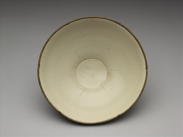 定窯 白瓷劃花蓮花紋花口碗