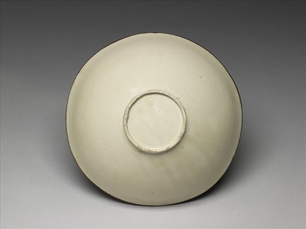 定窯 白瓷劃花蓮花紋花口碗