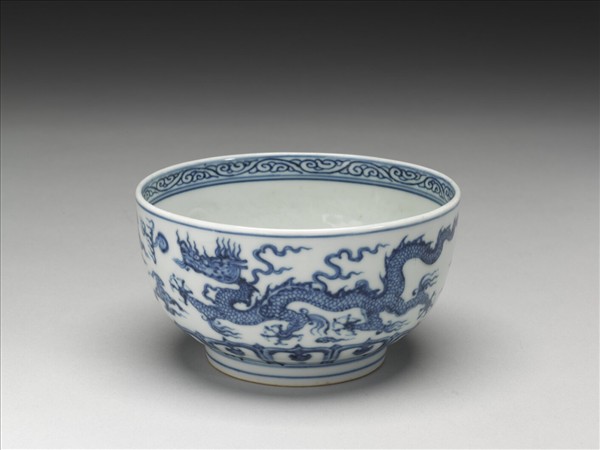 青花雙龍戲珠碗