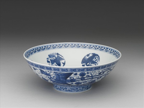 青花穿蓮鳳紋碗