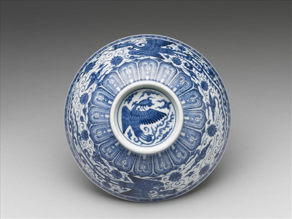 青花穿蓮鳳紋碗