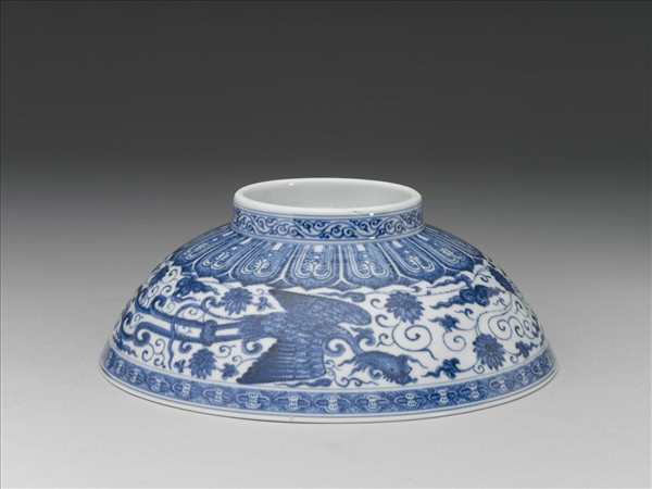 青花穿蓮鳳紋碗