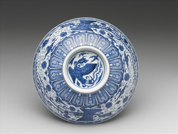 青花穿蓮鳳紋碗