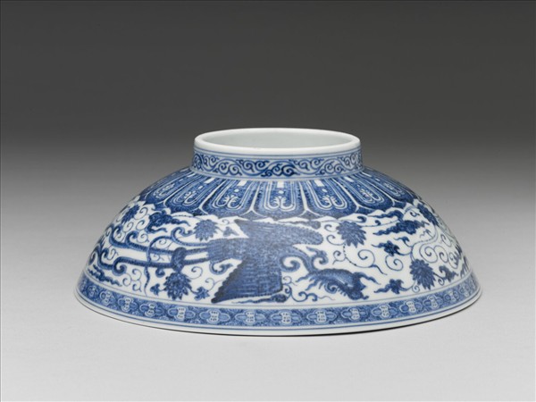 青花穿蓮鳳紋碗