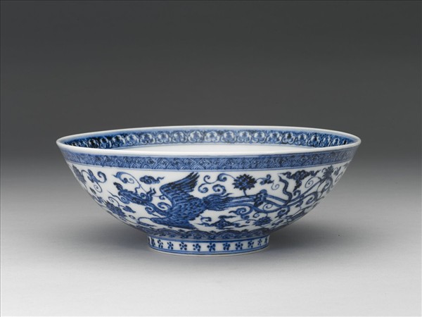 青花穿蓮鳳紋碗