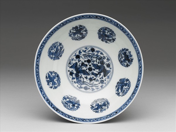 青花穿蓮鳳紋碗