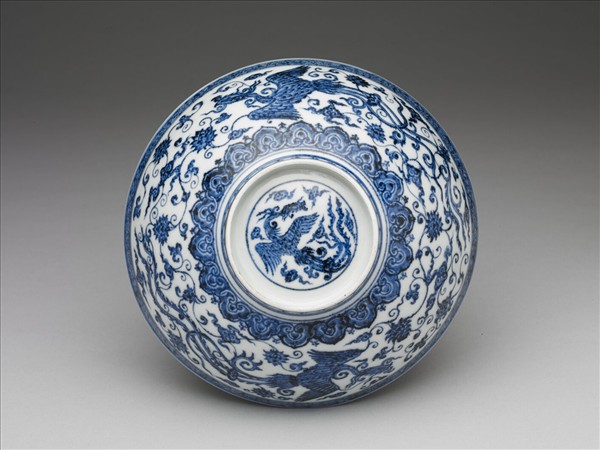 青花穿蓮鳳紋碗
